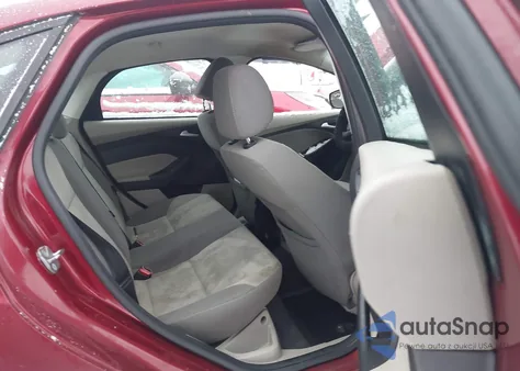 2014 Ford Focus Se z USA, uszkodzony, nr VIN 1FADP3F2XEL283154